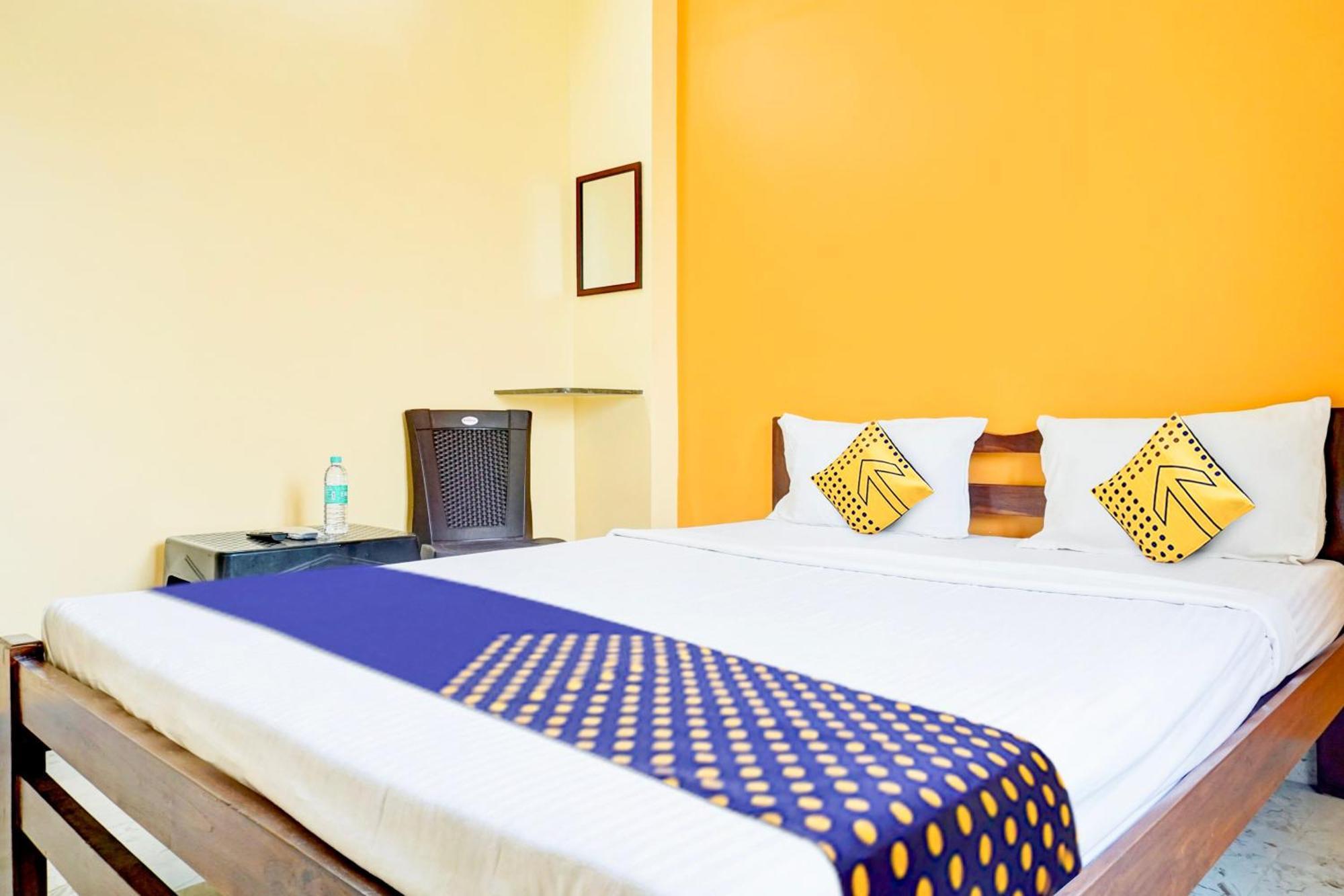 Spot On Hotel Shree Samarth Lodging 콜라푸르 외부 사진
